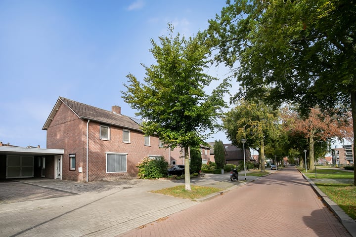 Bekijk foto 37 van Beukenstraat 56