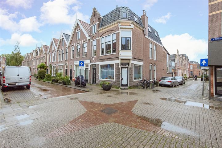 Bekijk foto 2 van Spoorstraat 68-A