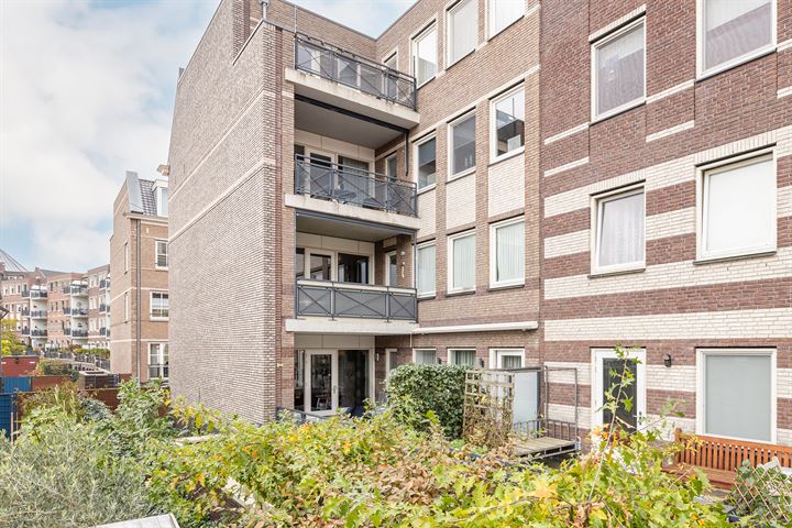 Bekijk foto 17 van Beatrixstraat 19