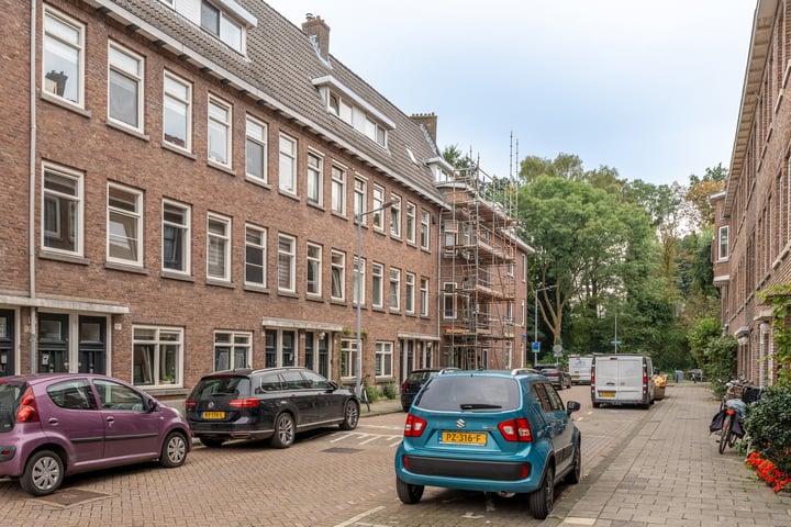 Bekijk foto 2 van Willem van Hillegaersbergstraat 10-B