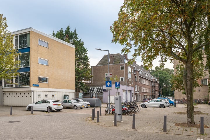 Bekijk foto 1 van Willem van Hillegaersbergstraat 10-B