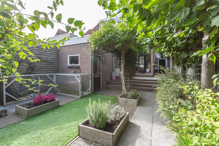 View photo 46 of Rozenstraat 28