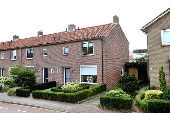 View photo 40 of Oosterkerkstraat 27