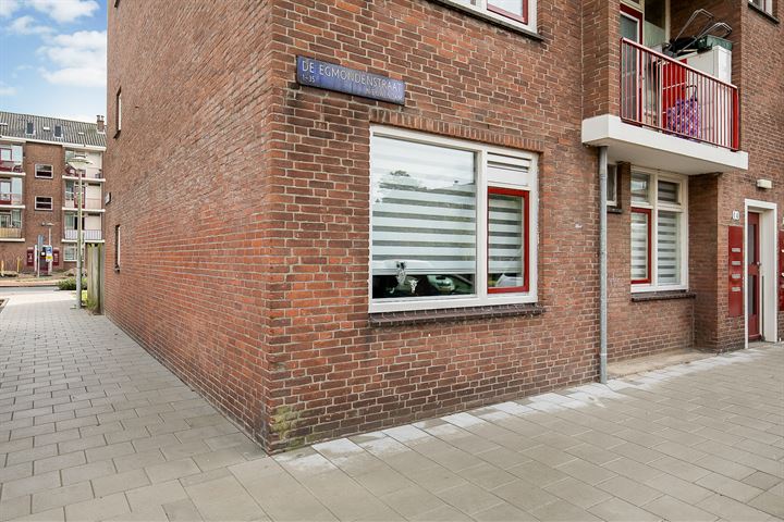 Bekijk foto 2 van De Egmondenstraat 1