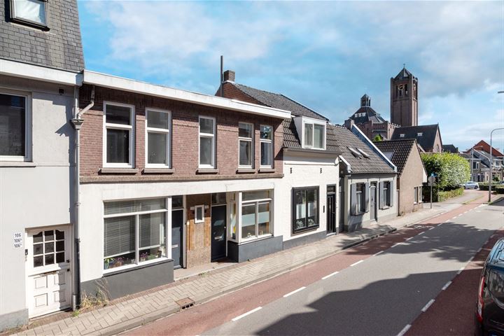 Bekijk foto 35 van Bisschop Zwijsenstraat 110