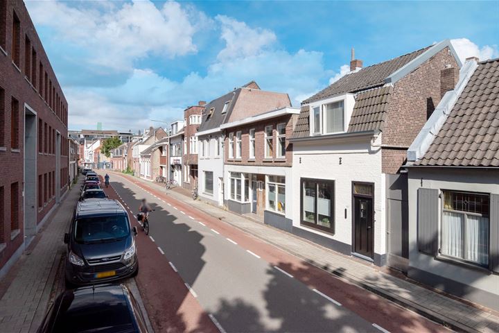 Bekijk foto 34 van Bisschop Zwijsenstraat 110