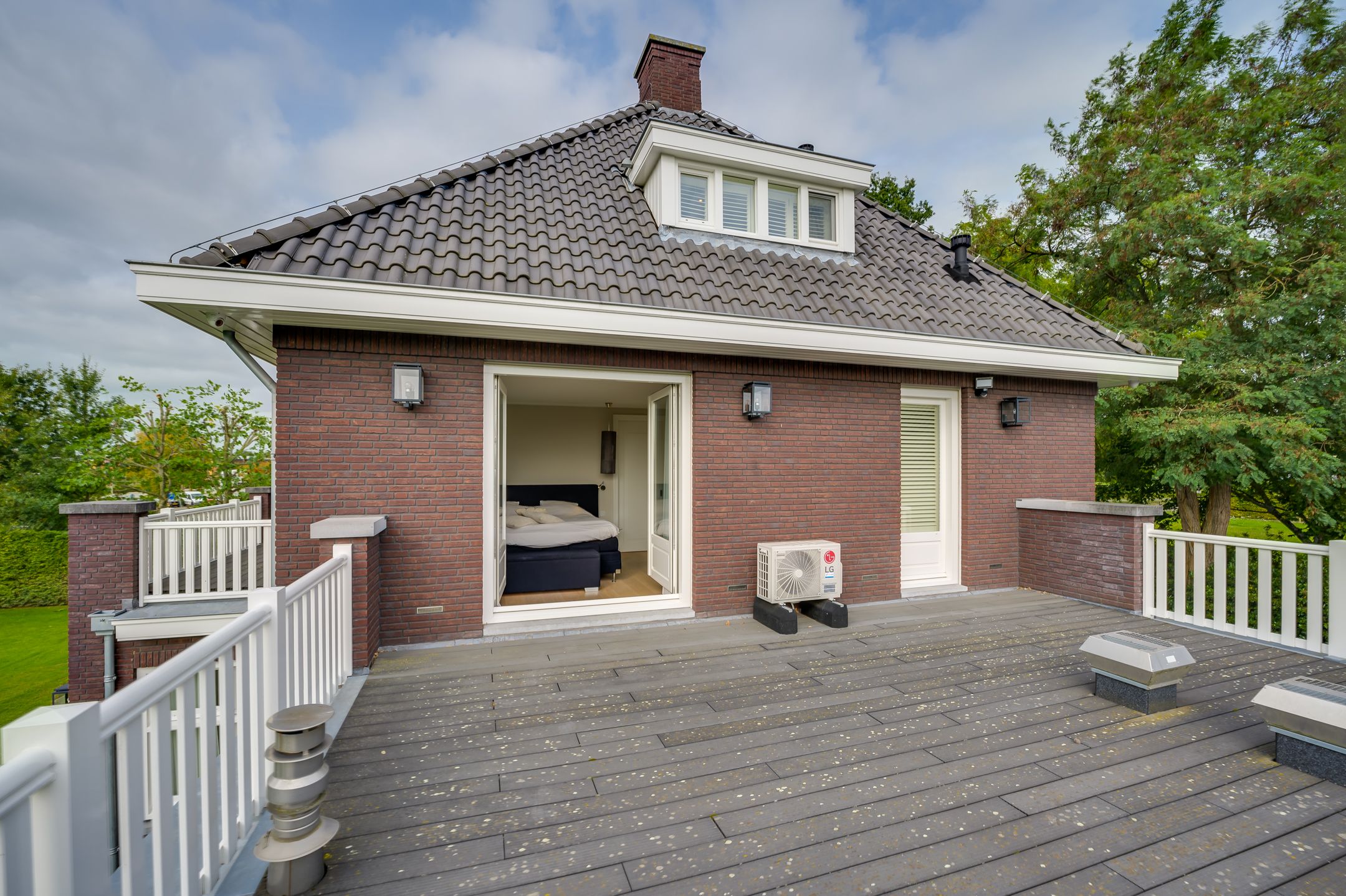 Photo 48 of Bredaseweg 24