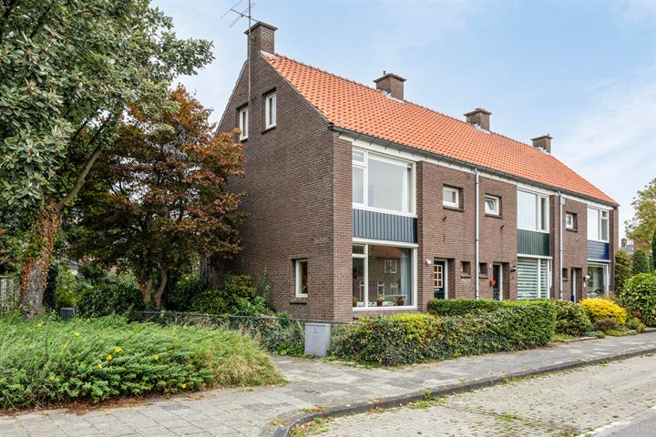 Bekijk foto 1 van Madioenstraat 31