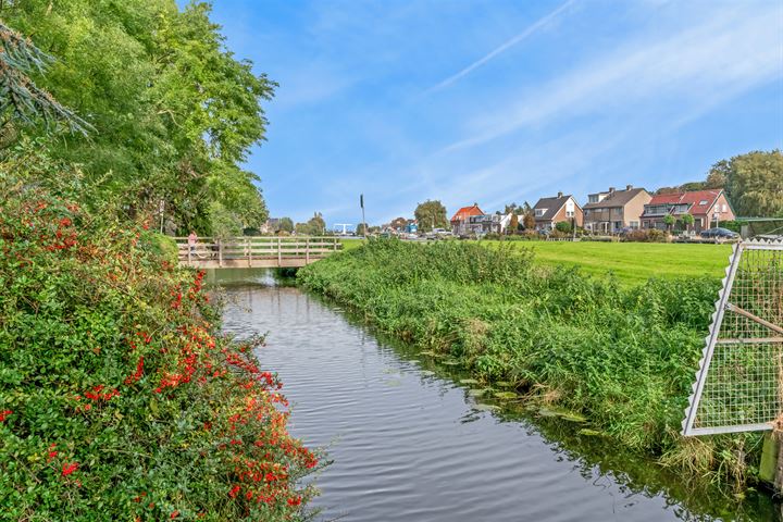 Bekijk foto 36 van Albert Verweijlaan 57