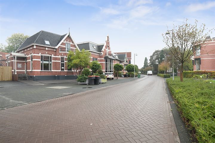 Bekijk foto 48 van Emmastraat 4