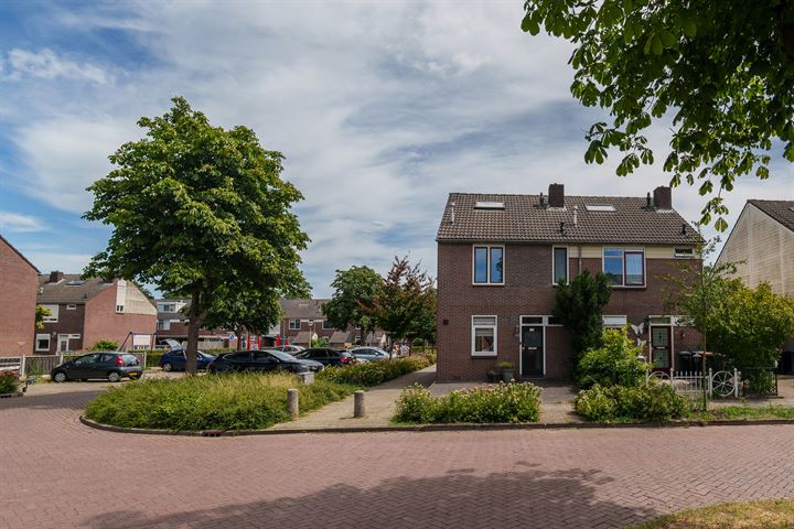 Bekijk foto 2 van Schumannstraat 16