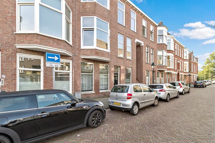 View photo 22 of Johan van Hoornstraat 25