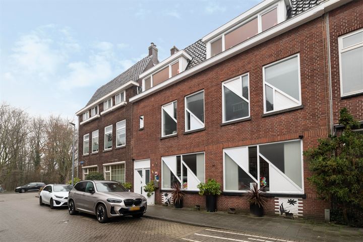 Bekijk foto 1 van Saffierstraat 2