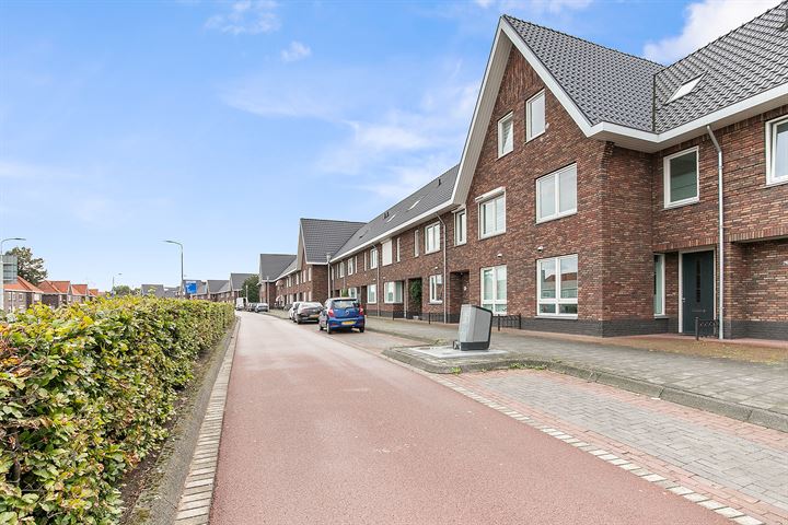 Bekijk foto 43 van Leostraat 77