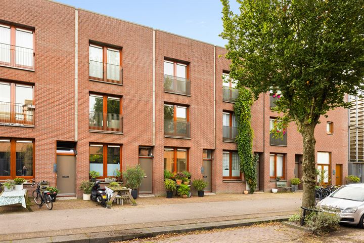 Bekijk foto 1 van J.F. van Hengelstraat 11