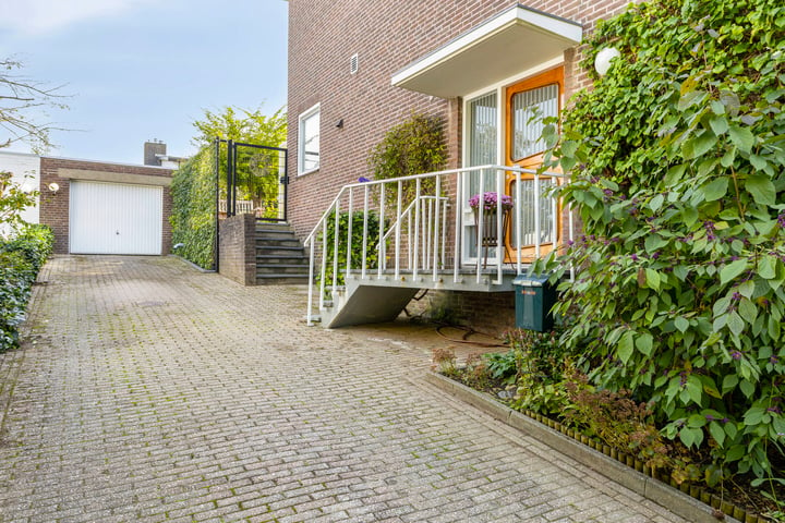 Bekijk foto 3 van Plautusstraat 18