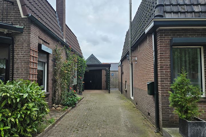 Bekijk foto 32 van Kanaalweg 13