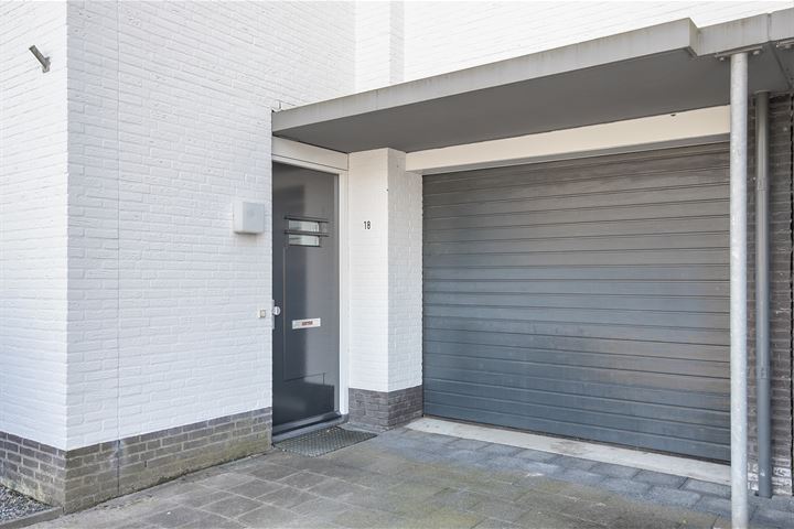 Bekijk foto 5 van Voerendaalstraat 18