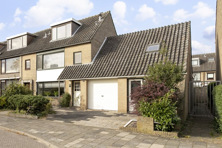 Bekijk foto 1 van Oostendestraat 31