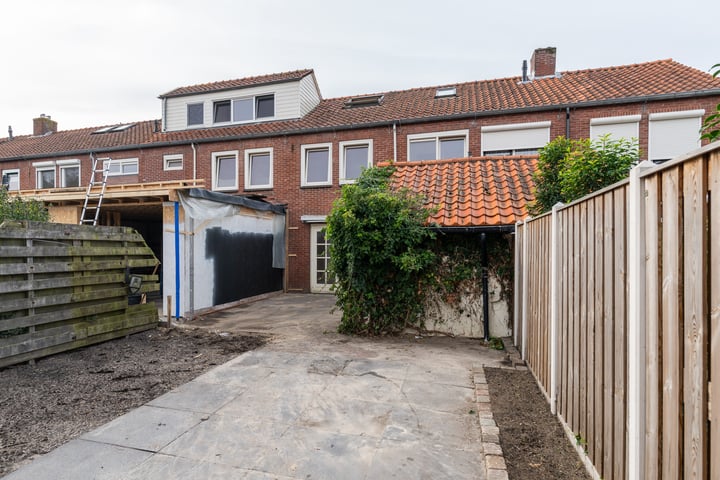 Bekijk foto 3 van Zonnebloemstraat 18