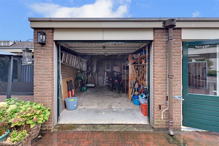 Bekijk foto 42 van Erasmusstraat 11