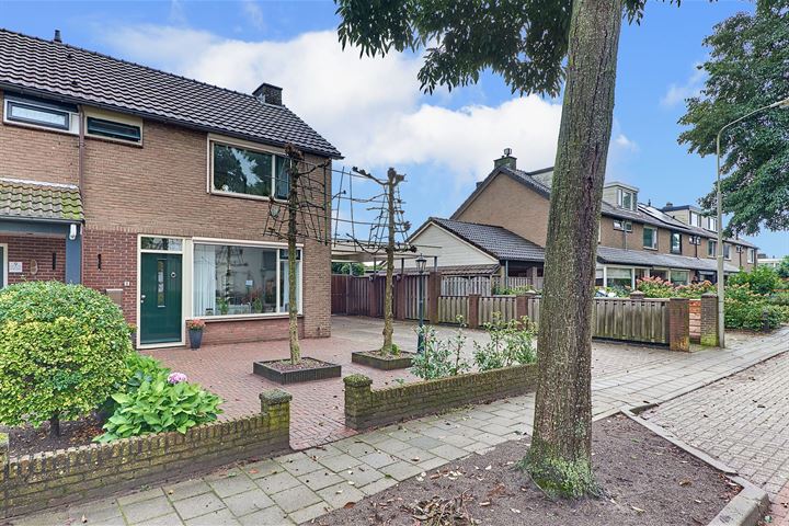 Bekijk foto 52 van Erasmusstraat 11