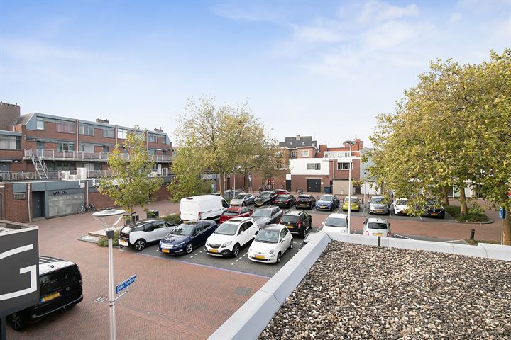 Bekijk foto 26 van Van Tijnplein 2