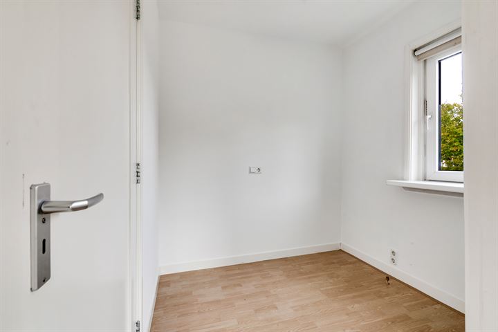 Bekijk foto 34 van Leeuwerikstraat 45