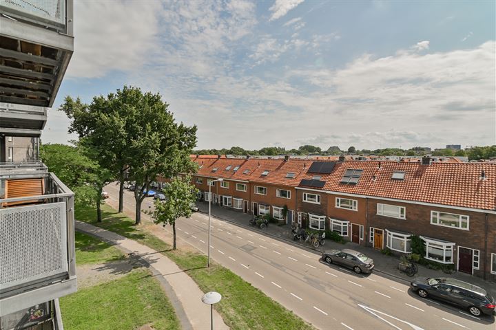 Bekijk foto 11 van Adriaan van Bergenstraat 60