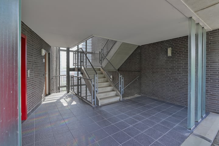 Bekijk foto 20 van Adriaan van Bergenstraat 60