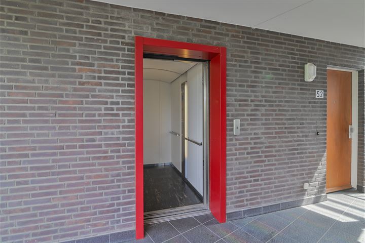 Bekijk foto 21 van Adriaan van Bergenstraat 60