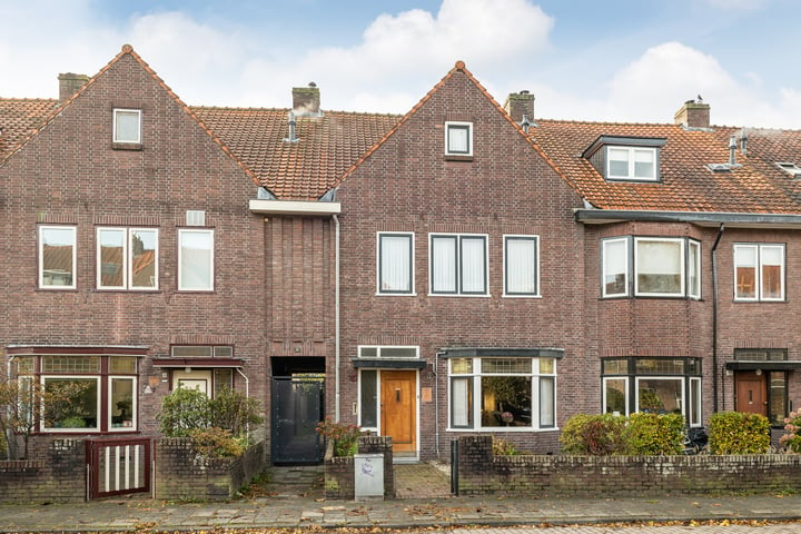 Bekijk foto 1 van Piet Avontuurstraat 32