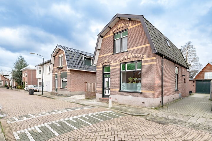 Bekijk foto 2 van Klompstraat 9