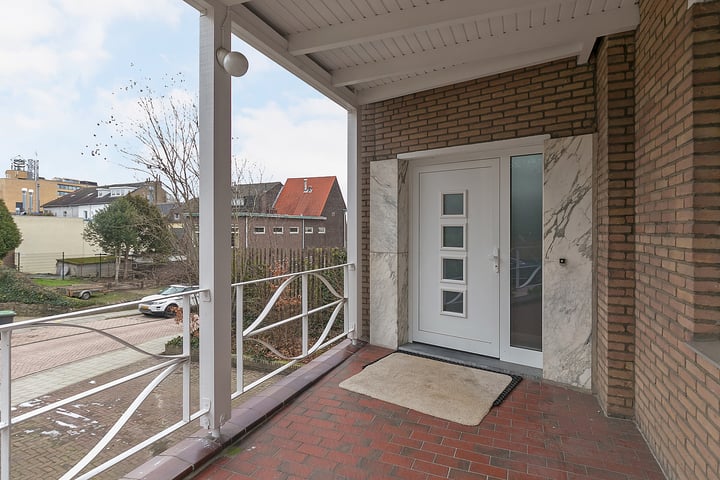 Bekijk foto 3 van Diepenbrockstraat 3