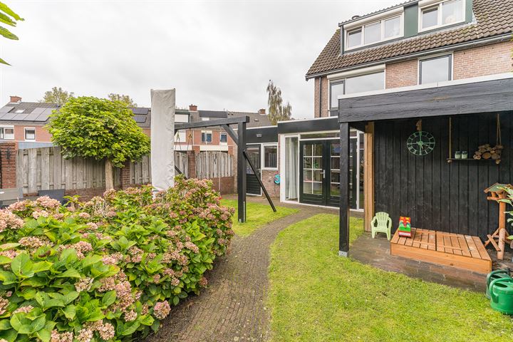 Bekijk foto 39 van Prinses Irenestraat 4