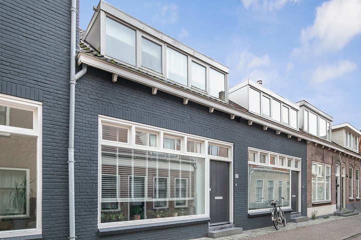 Bekijk foto 1 van Pyntorenstraat 17