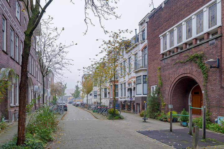 Bekijk foto 44 van Venestraat 9