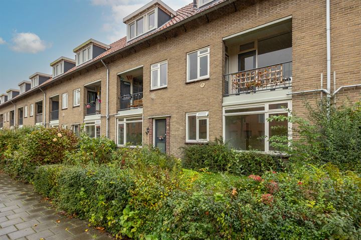 Bekijk foto 4 van De Ruyterstraat 65