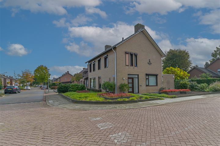 Bekijk foto 43 van Pater Dr. Neijensstraat 2