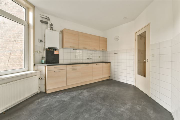 Bekijk foto 11 van Jekerstraat 108-II