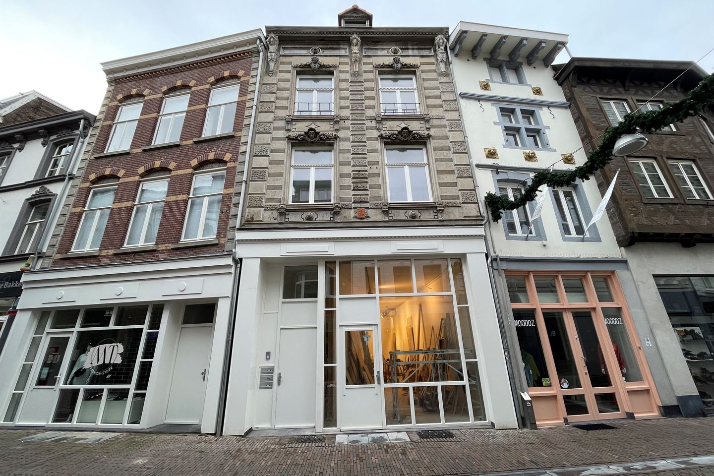 Bekijk foto 1 van Limbrichterstraat 12