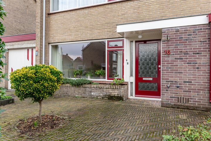 Bekijk foto 27 van Staringstraat 16