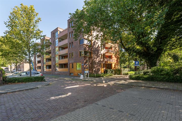 Bekijk foto 41 van Stilobadstraat 6