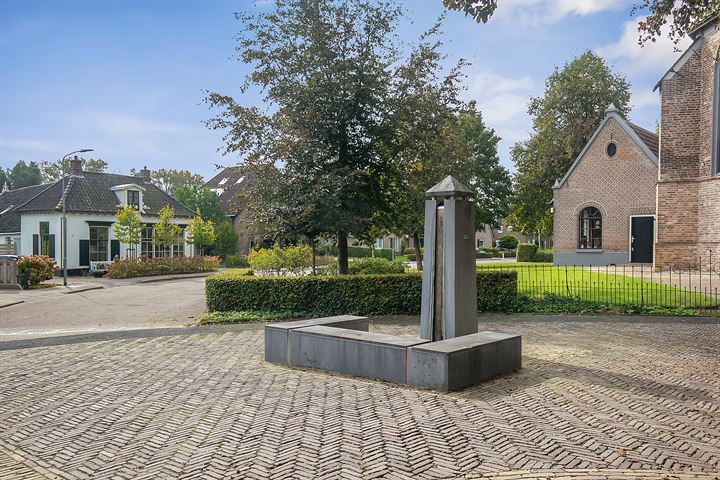 Bekijk foto 35 van Dorpsplein 5