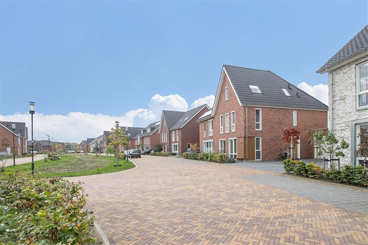 Bekijk foto 38 van Leonardo da Vincistraat 41