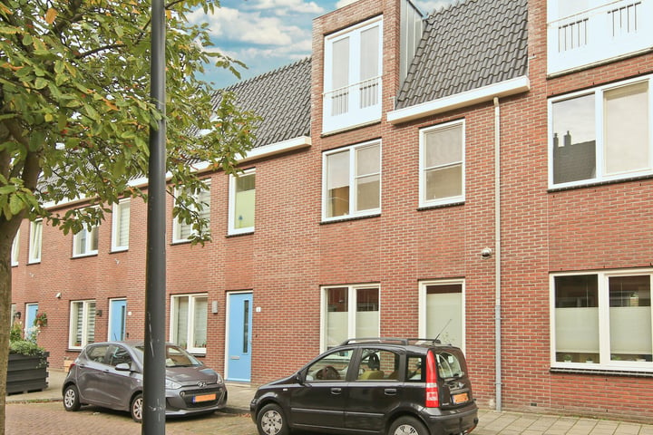 Bekijk foto 2 van Van der Hulststraat 26