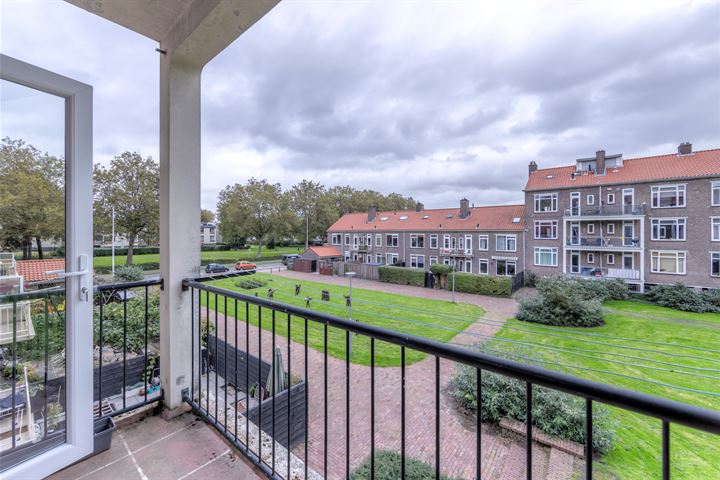 Bekijk foto 1 van Johan de Meesterstraat 10-B