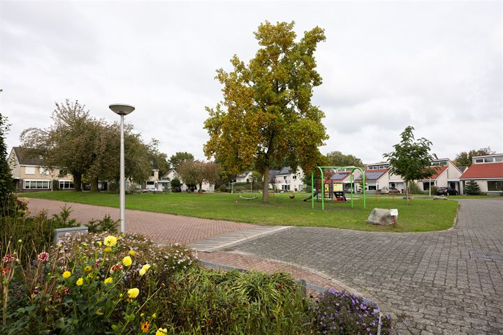 Bekijk foto 45 van Piet Mondriaanstraat 32