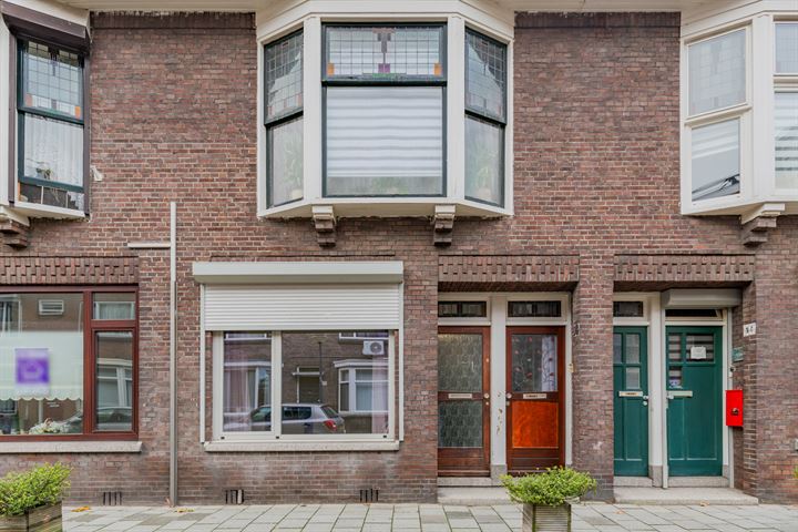 Bekijk foto 1 van van Riebeeckstraat 60