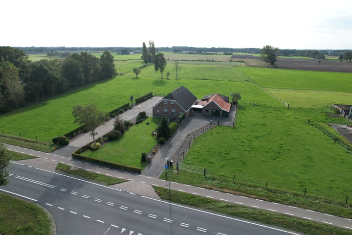 Bekijk foto 1 van Wijheseweg 21-23